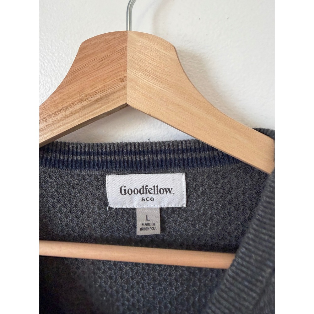 Goodfellow Men's Sweater – Grey – Size Large – GUC - Picture 2 of 3
